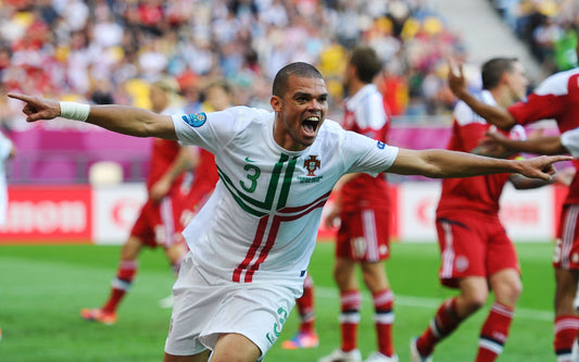 8 Joueurs de Football sur le Point de Prendre leur Retraite en 2024