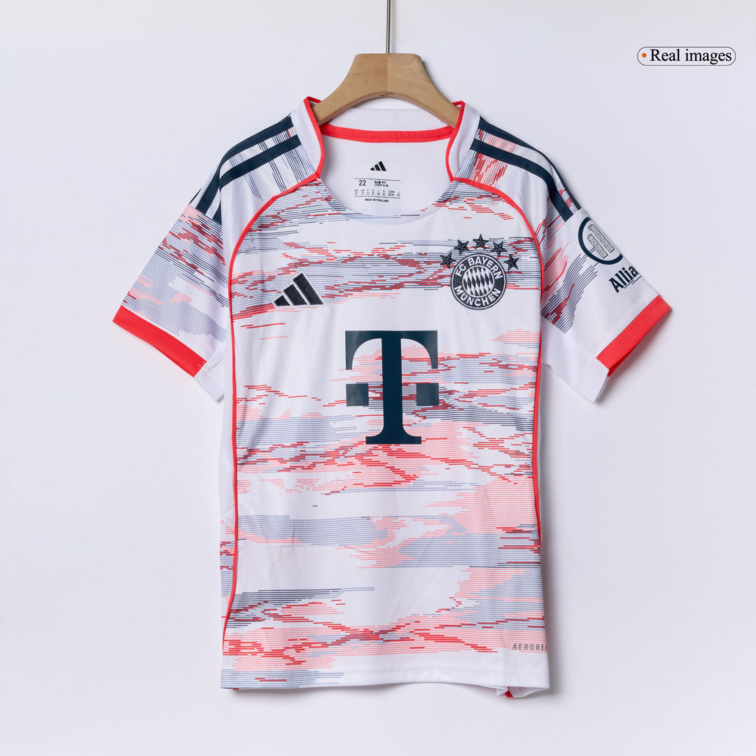 Munich Extérieur Maillot Kit 2025/26 Enfant Blanc