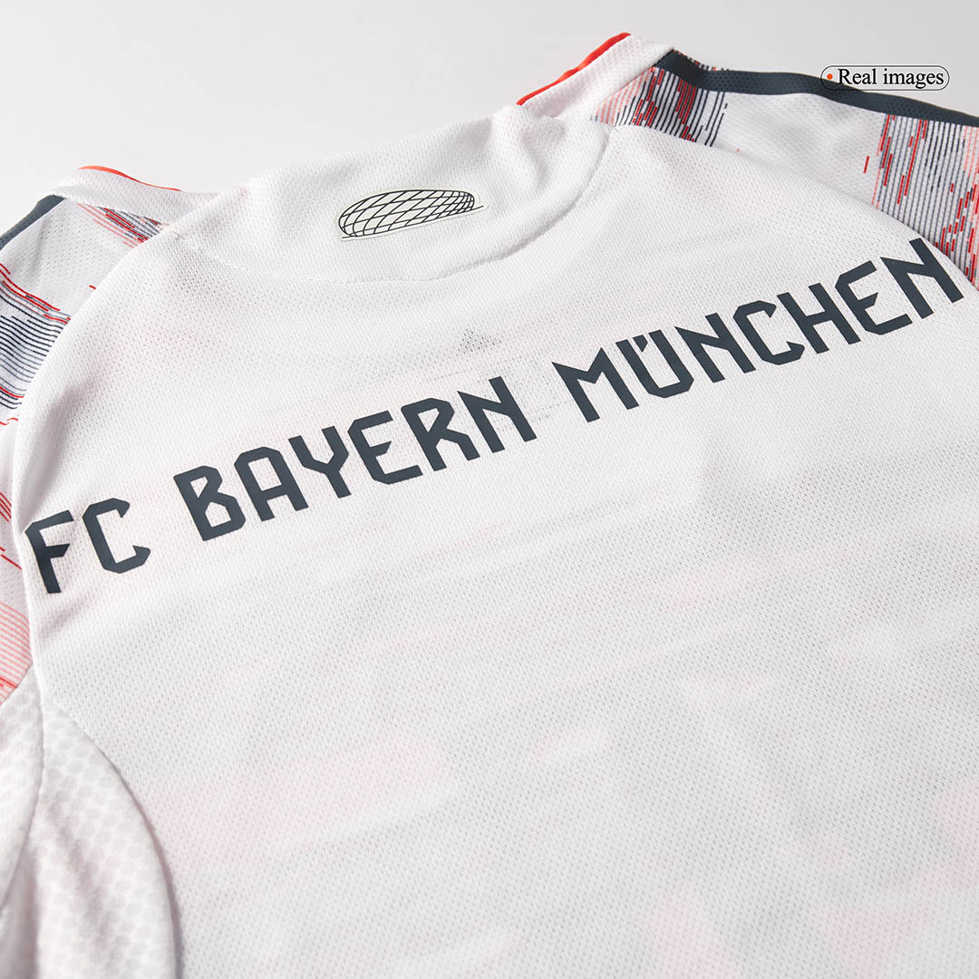 OLISE #17 Munich Extérieur Maillot 2025/26 Blanc Joueur